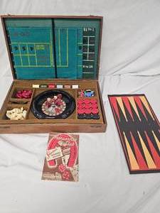 lot 235 image: Horseshoe Club all in one Vegas Gaming Kit