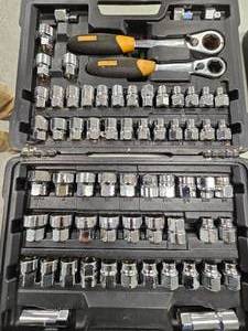 lot 283 image: Bostich Tool Set