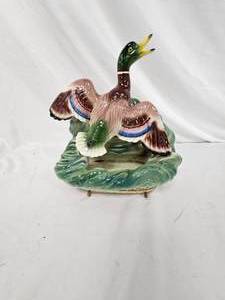 lot 305 image: Duck Tv Lamp Console
