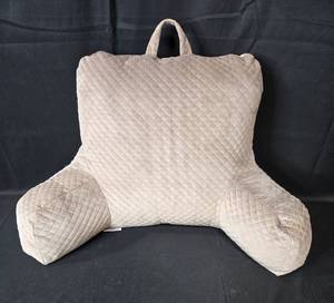 lot 39 image: Brentwood Originals 100% Polyester Backrest Pillow