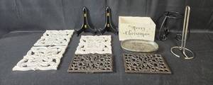 lot 60 image: Collection of Decorative Home Accents