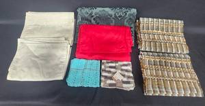 lot 56 image: Mixed Set of Table Linens and Textiles
