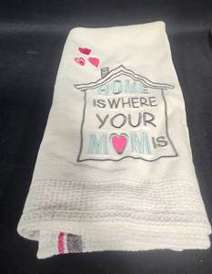 lot 44 image: Assorted Kitchen Textiles