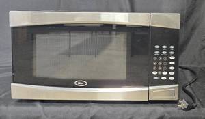lot 2 image: Oster Microwave Oven with Stainless Steel Front - 900 Watts