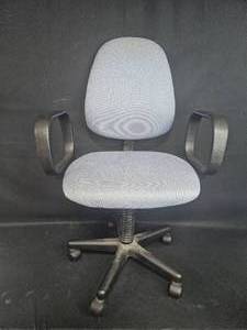 lot 30 image: Used Office Chair with Armrests and Adjustable Height