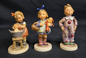 lot 53 image: Lot of 3 Vintage Goebel Figurines - 1957, 1981, 1982