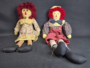 lot 69 image: Set of 2 Handmade Rag Dolls - Country Style Decor
