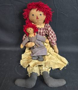 lot 70 image: Vintage Handmade Cloth Doll Set - Mother and Child with Red Hair