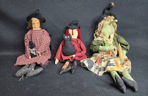 lot 86 image: Set of 3 Handmade Witch Dolls with Accessories