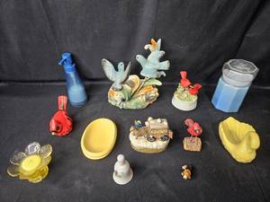 lot 120 image: Collection of Bird-Themed Decorative Items Including Cardinals and More