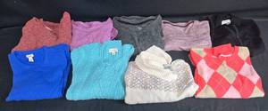 lot 173 image: Lot of Womens Sweaters in Various Sizes and Styles