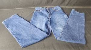 lot 146 image: Lot of Womens Pants in Size 12