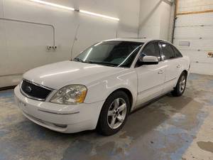 lot 101 image: 2005 Ford Five Hundred SEL