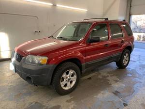 lot 104 image: 2005 Ford Escape XLT