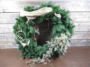 28 Faux Gold Foil Decorative Wreath