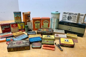 lot 187 image: Large Lot of Vintage Advertising