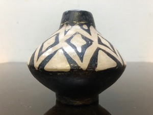 lot 283 image: Old Vintage Tribal Pottery Vase
