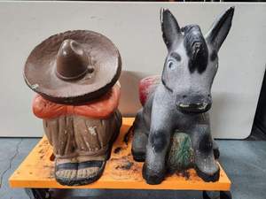 lot 270 image: Pair of Large Heavy Solid Concrete YardLawnGarden Statues