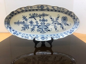 lot 263 image: Large Antique Blue Glazed Porcelain Oval Platter wMeissen Mark