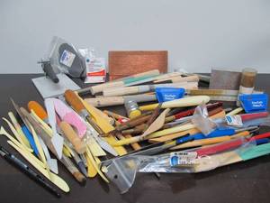 lot 141 image: Large Estate Lot of Quality New Art & Sculpting Tools