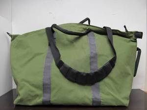 lot 66 image: Large Designer BERTRAM MANN Utility Shoulder Bag - Green