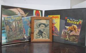 lot 15 image: Group of Vintage Roy Rogers Items including Comic Books