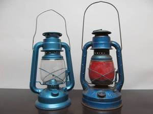 lot 26 image: Pair of Vintage Dietz Lanterns - Blue
