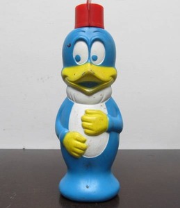 lot 28 image: Vintage 1960s Walter Lantz WOODY WOODPECKER Soaky Bath Bottle Toy