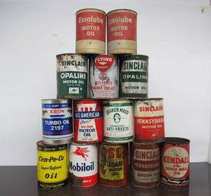 lot 37 image: Nice Lot of Old Vintage 1 Quart Metal Motor Oil Advertising Cans
