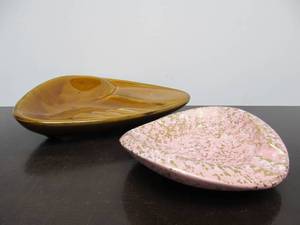 lot 107 image: Pair of Large Mid Century Atomic Style Ashtrays
