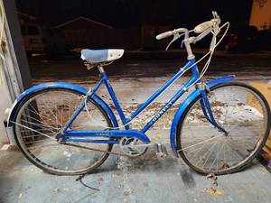 lot 70 image: Vintage DUNELT Bicycle - Blue