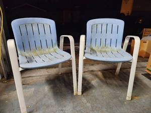 lot 73 image: Pair of EMU Italian Designer Patio Chairs - AS IS 