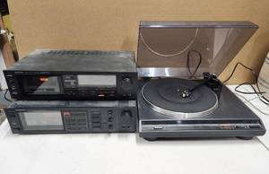 lot 74 image: Retro Vintage ONKYO Turntable & Stereo Equipment