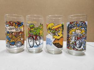 lot 81 image: Lot of 4 Vintage MUPPETS Collector Glasses
