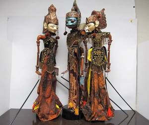 lot 98 image: Excellent Group of 3 Vintage Indonesian Handcrafted Wood PuppetsMarionettes - Cupamonik