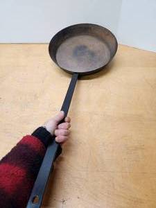 lot 341 image: LARGE Vintage Cast Iron Long Handle Skillet