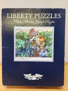 lot 353 image: Top Quality LIBERTY Wood Piece Jigsaw Puzzle - View of Krumau by Egon Schiele - 508 Pieces