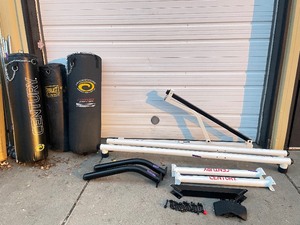 lot 64 image: Century Boxing Gym Setup w 2 Extra Punching Bags