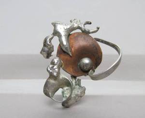 lot 27 image: Abstract Sculptural Sterling Silver & Copper Brooch Pendant