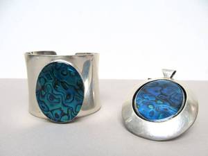 lot 37 image: Beautiful Large Sterling Silver & Blue Abalone Matching Cuff Bracelet & Pendant - Signed NP or MP
