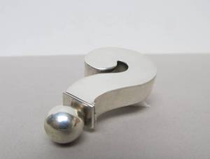 lot 48 image: Large 3D Sterling Silver Question Mark Brooch Pendant wCompartment