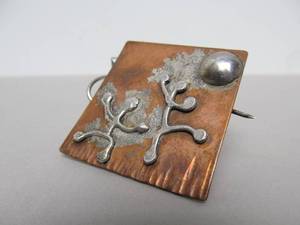lot 49 image: Signed Sculptural Sterling Silver & Copper Brooch wFigures