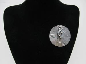 lot 50 image: Wonderful Large Sculptural Modernist Round Sterling Silver & Pearl Brooch 