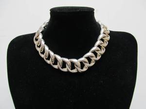 lot 65 image: Large Classic Vintage Sterling Silver Link Choker Necklace