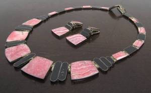 lot 75 image: Lovely Vintage Sterling Silver Rhodonite & Black Onyx Necklace wMatching Earrings