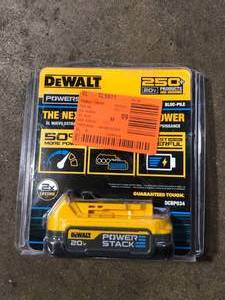 lot 34 image: DEWALT 20V MAX POWERSTACK Compact Battery Customer Returns See Pictures