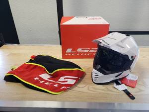 lot 2 image: LS2 Gloss White Snow Cross  Motor Cross helmet - 2XL