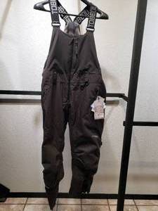 lot 74 image: Tobe Iter V2 Snow Bibs Insulated - Black - 3XL