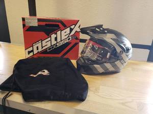 lot 94 image: Castle CX950 V2 EL General Helmet - M-BlackSilver - XL