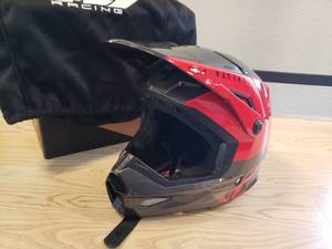 lot 103 image: FLY Kinetic Straight Edge Helmet - RedBlackGray - Youth Large